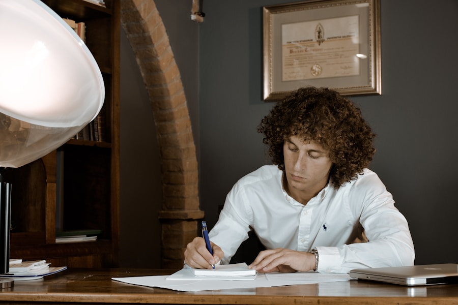 Photo "How to structure your contracts as a freelancer to avoid high taxes"